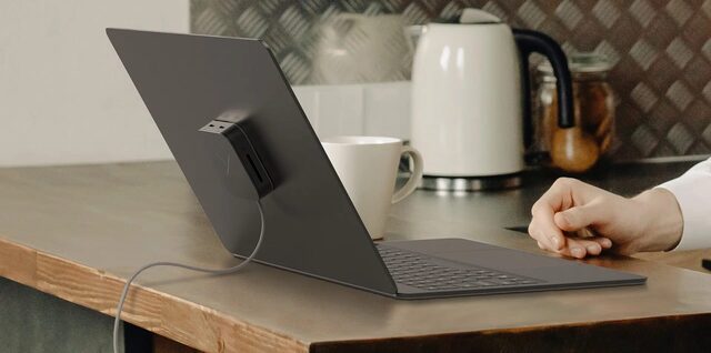 craob-x-ultrabook-w-ports-hub.jpg